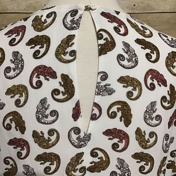 H&M Ivory Chameleon Print Blouse 6 - Picture 5 of 8